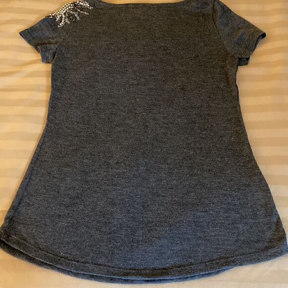 Ellison Cap Sleeve Woman’s Top with Sequin Embellished Shoulder. Size Small. - Picture 5 of 7